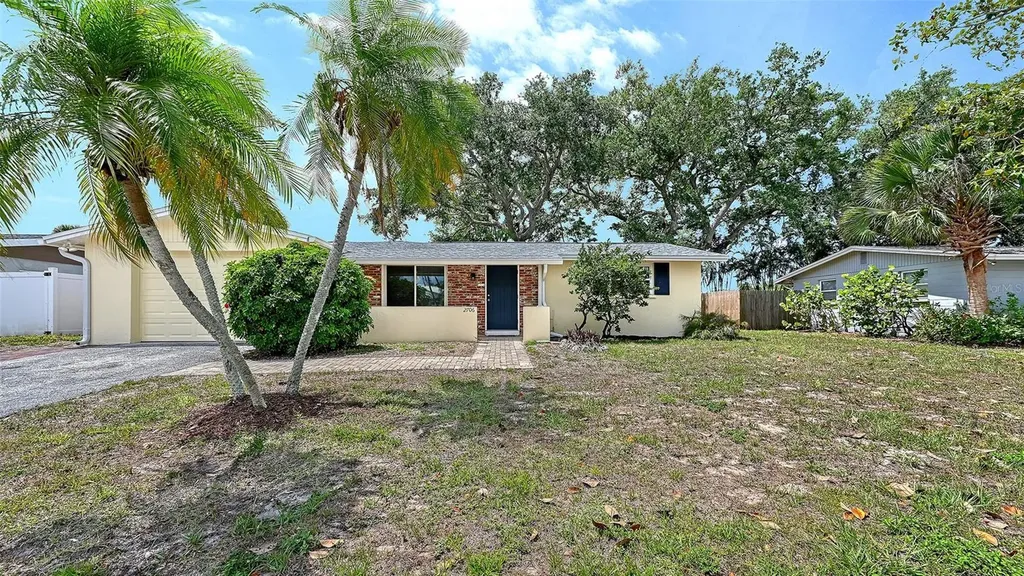 2706 White Sands Drive Sarasota FL 34231