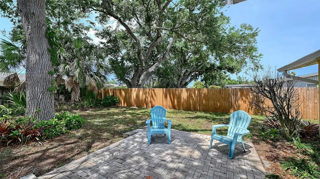 2706 White Sands Drive Sarasota FL 34231
