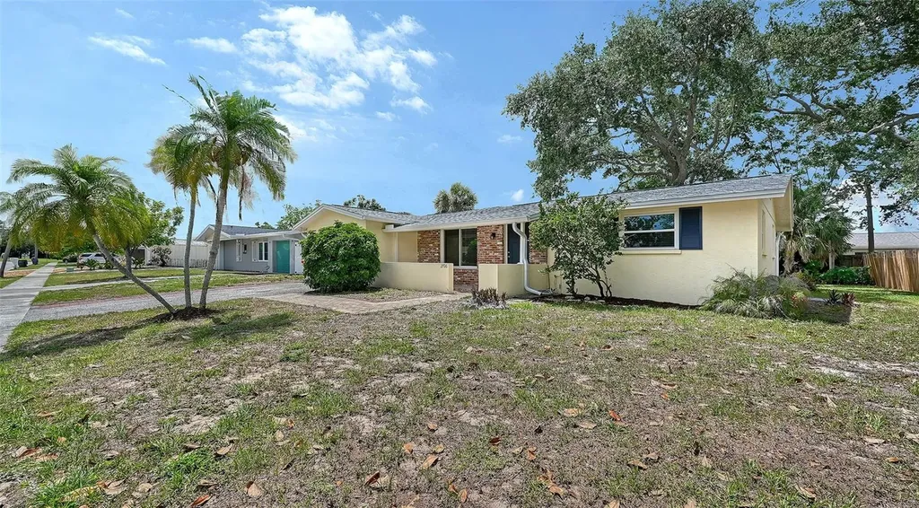 2706 White Sands Drive Sarasota FL 34231