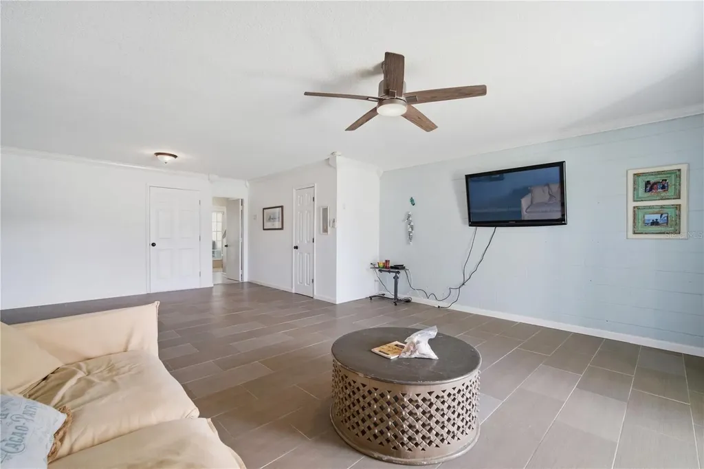 643 Garland Circle Indian Rocks Beach FL 33785