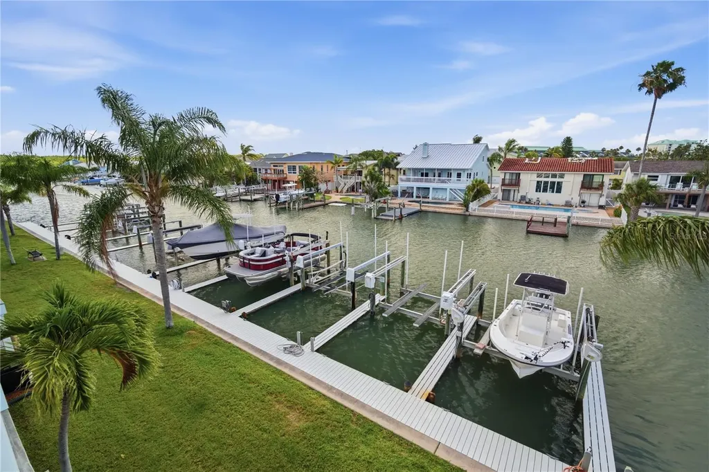 643 Garland Circle Indian Rocks Beach FL 33785