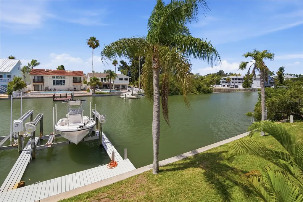 643 Garland Circle Indian Rocks Beach FL 33785