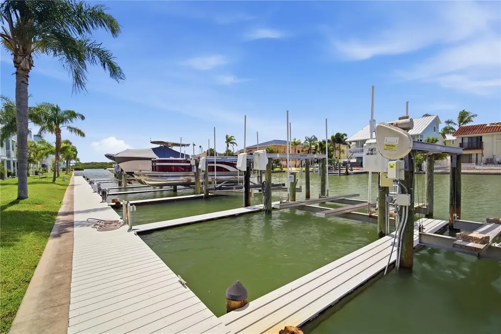 643 Garland Circle Indian Rocks Beach FL 33785