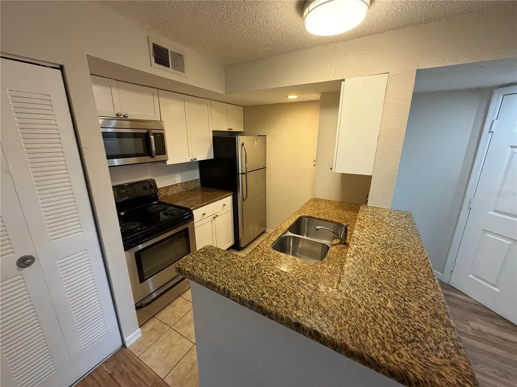5128 Conroy Road Orlando FL 32811