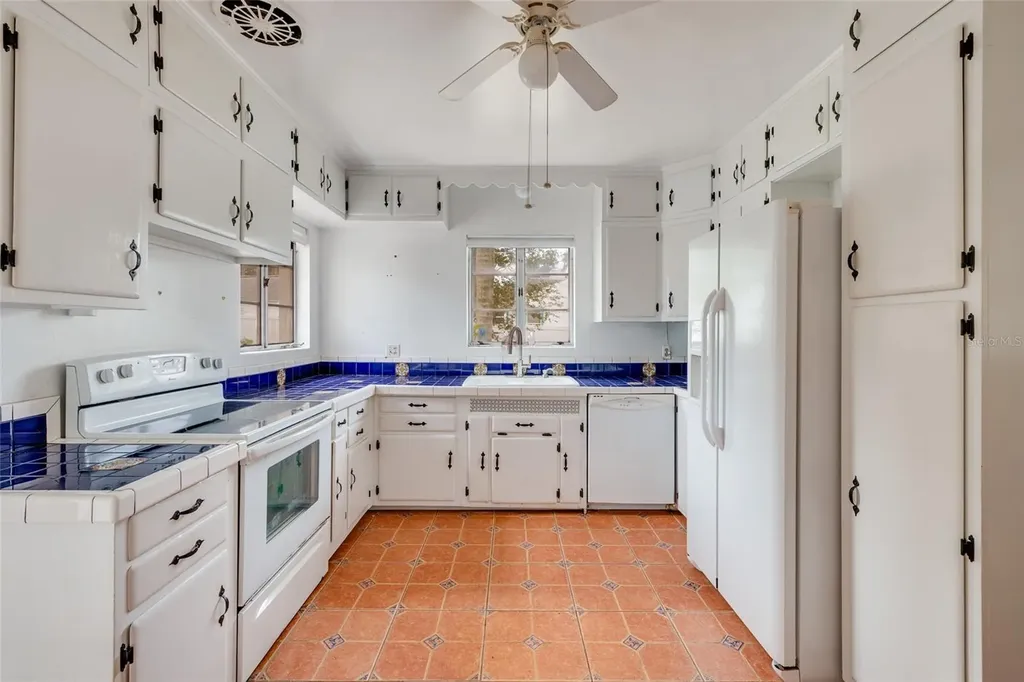 325 Orangeview Avenue Clearwater FL 33755