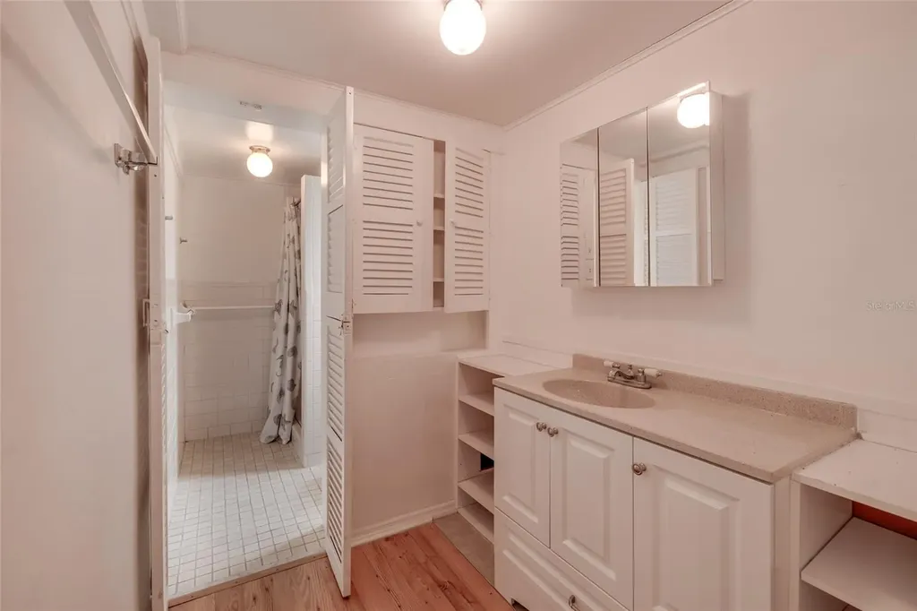 325 Orangeview Avenue Clearwater FL 33755