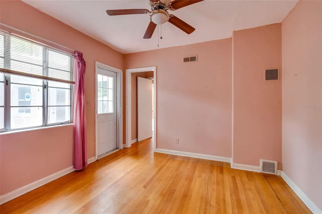 325 Orangeview Avenue Clearwater FL 33755