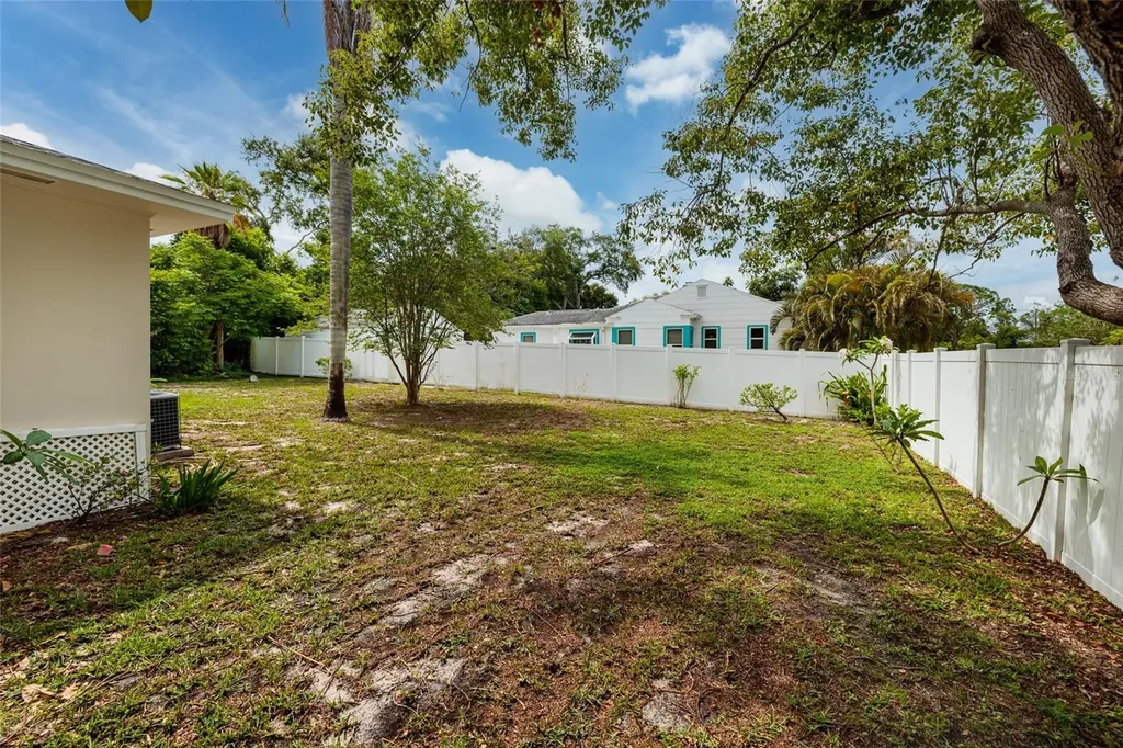 325 Orangeview Avenue Clearwater FL 33755