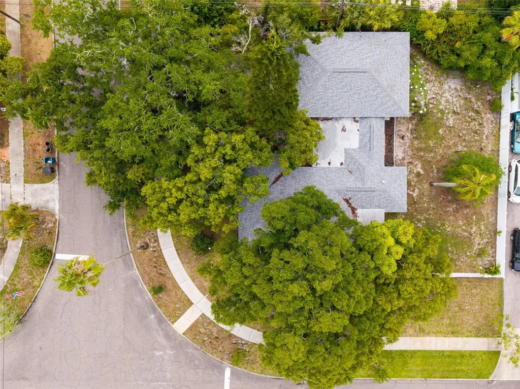 325 Orangeview Avenue Clearwater FL 33755