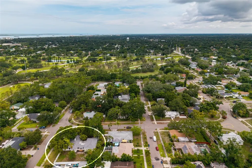 325 Orangeview Avenue Clearwater FL 33755