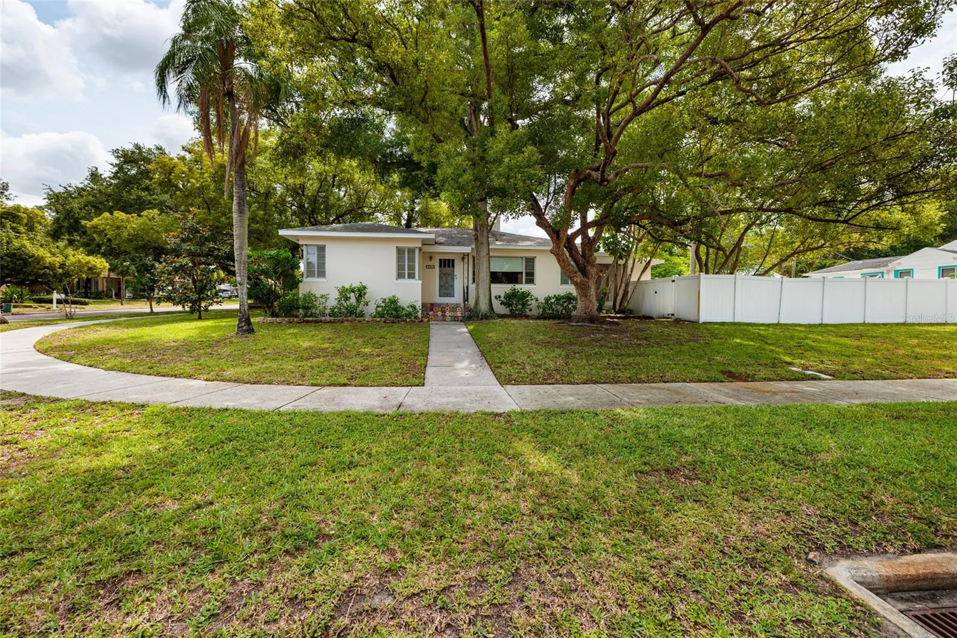 325 Orangeview Avenue Clearwater FL 33755