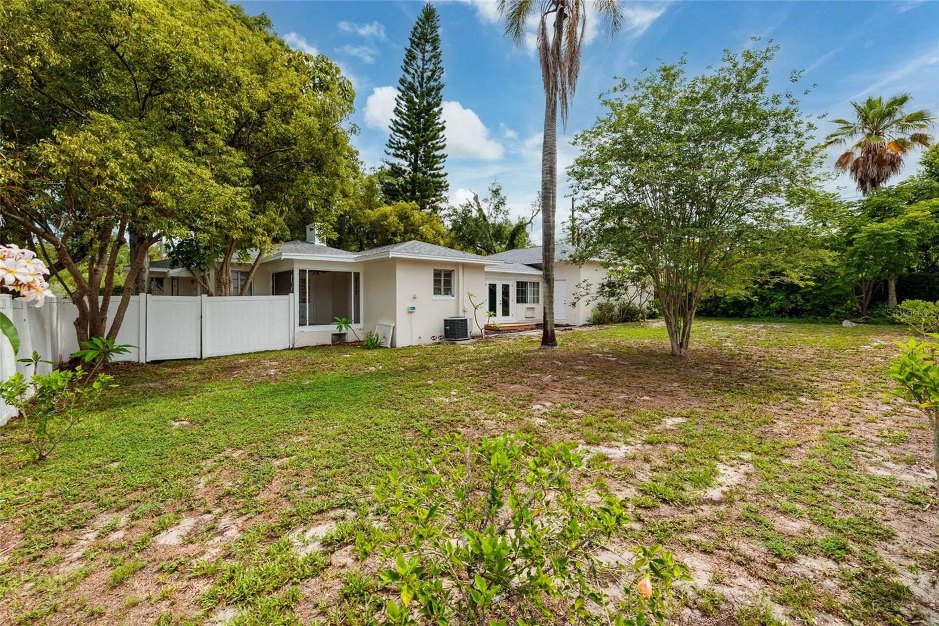 325 Orangeview Avenue Clearwater FL 33755