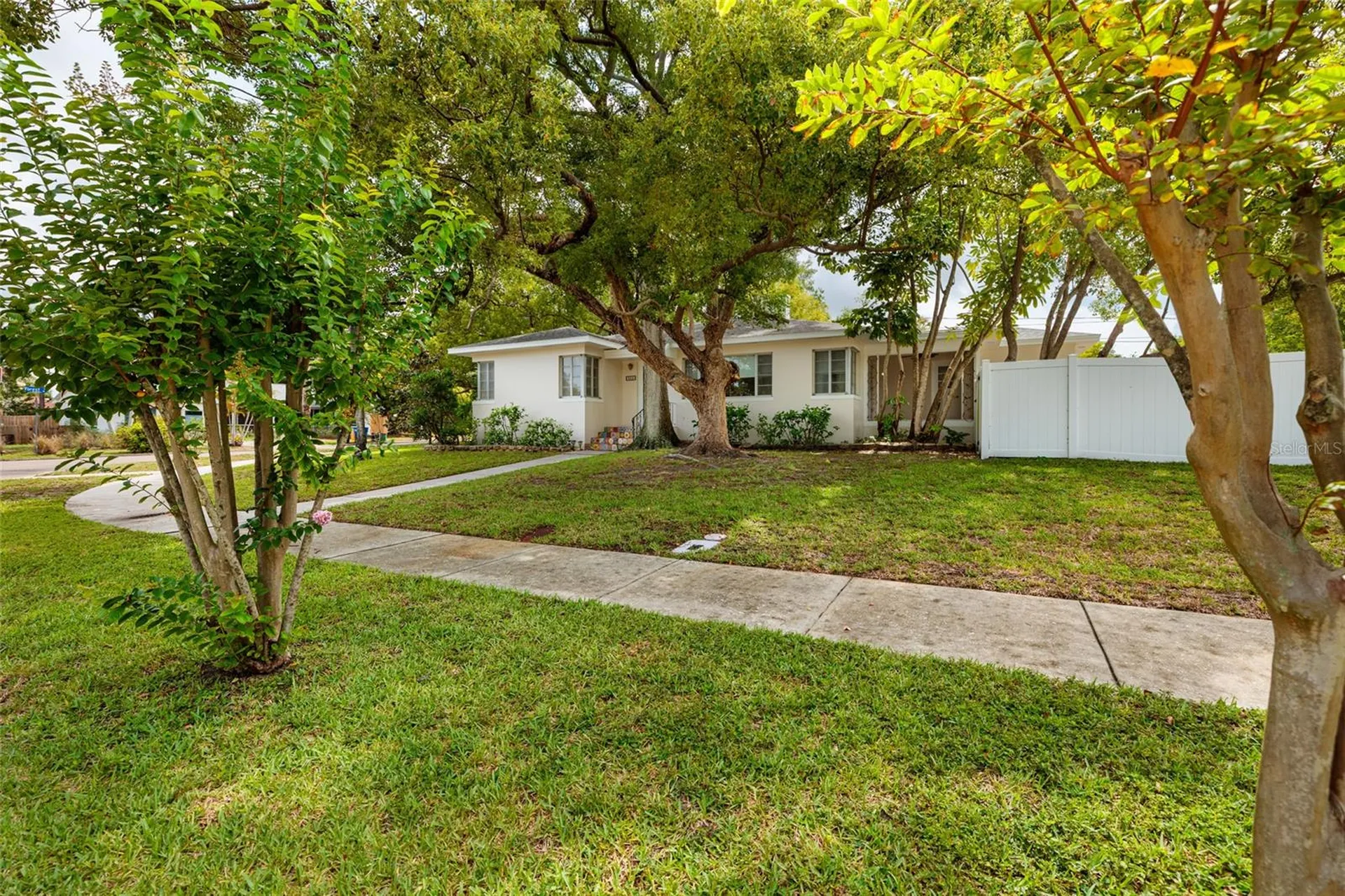 325 Orangeview Avenue Clearwater FL 33755