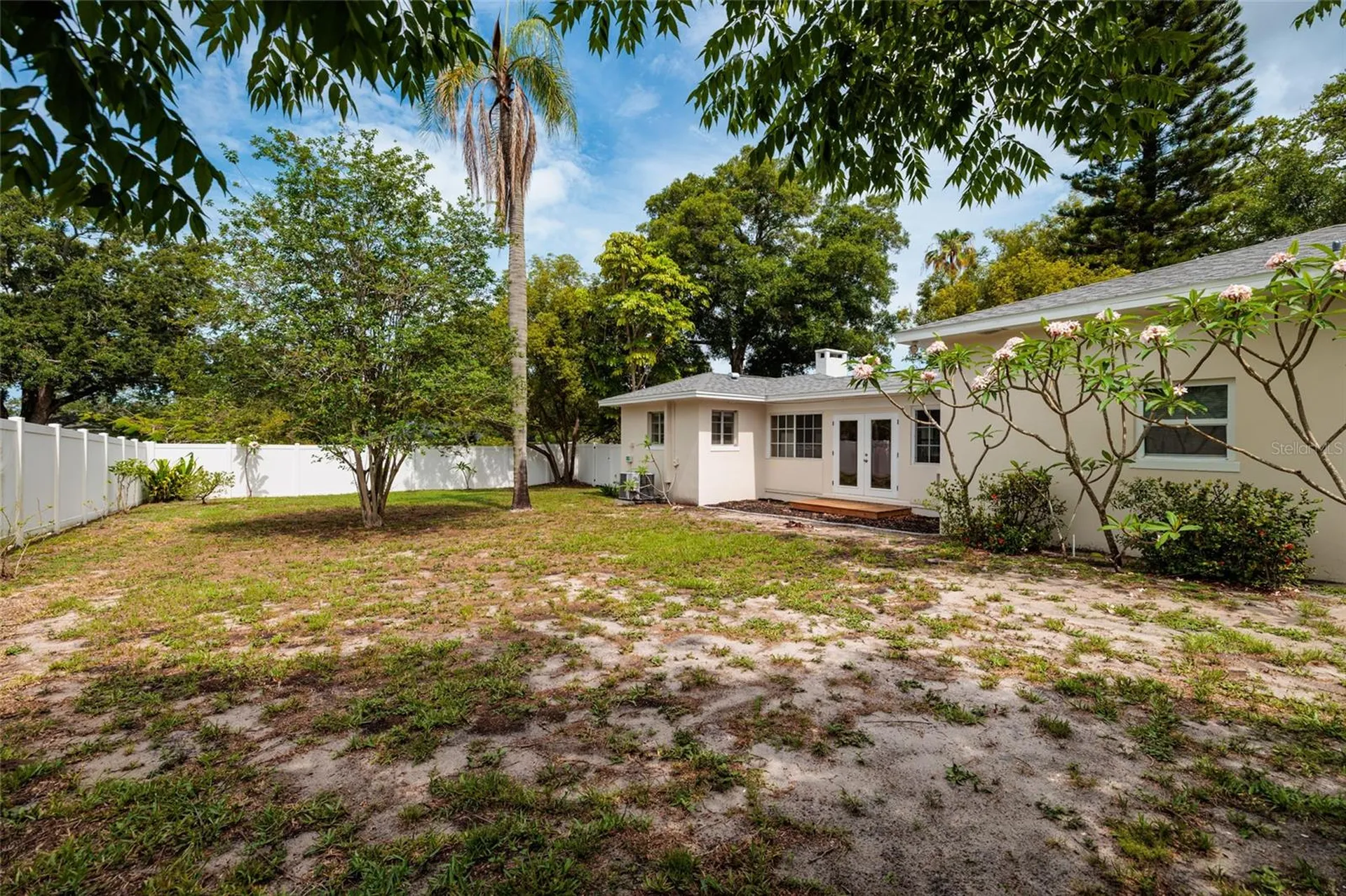 325 Orangeview Avenue Clearwater FL 33755