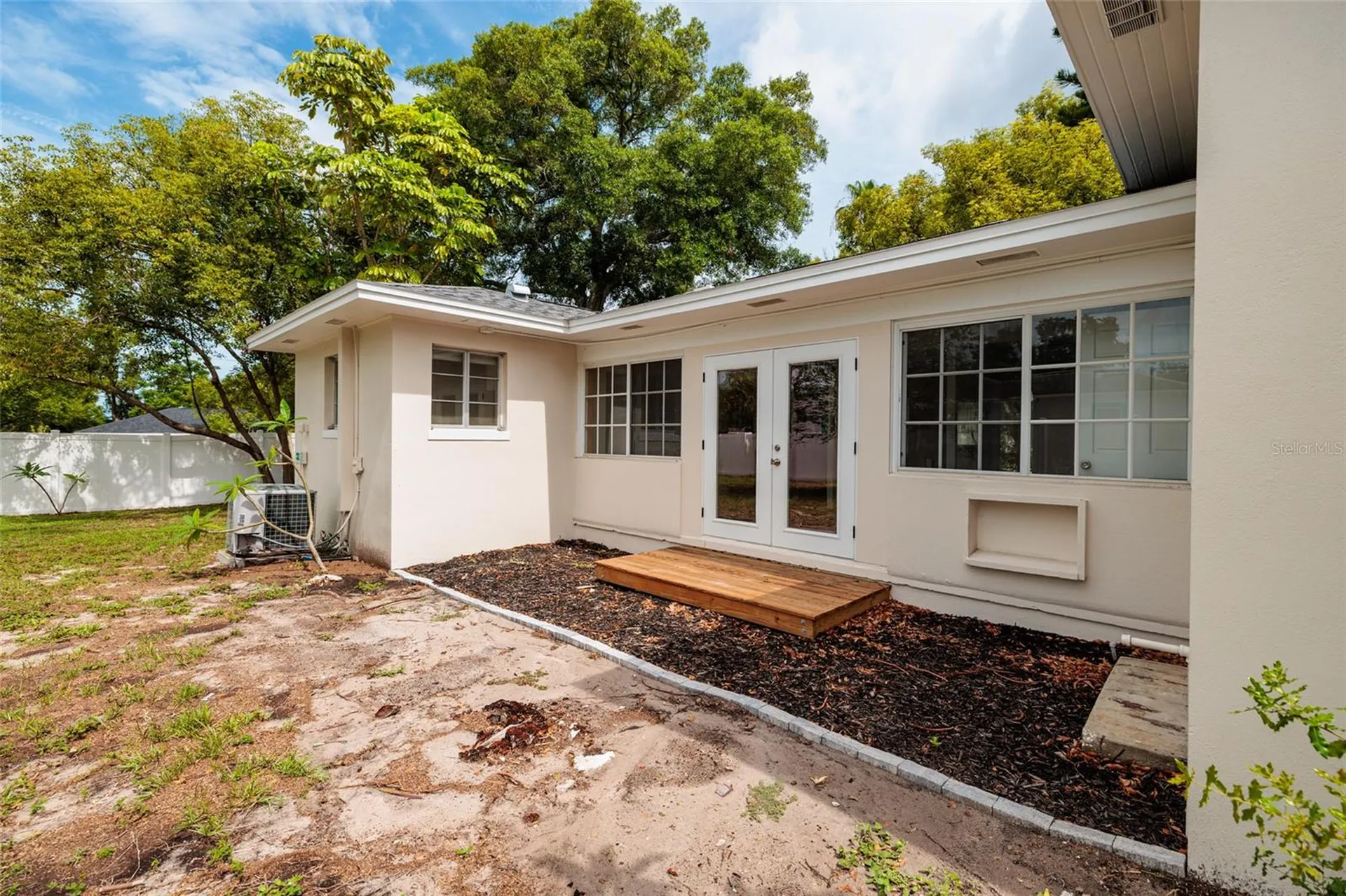 325 Orangeview Avenue Clearwater FL 33755