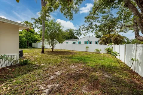 325 Orangeview Avenue Clearwater FL 33755