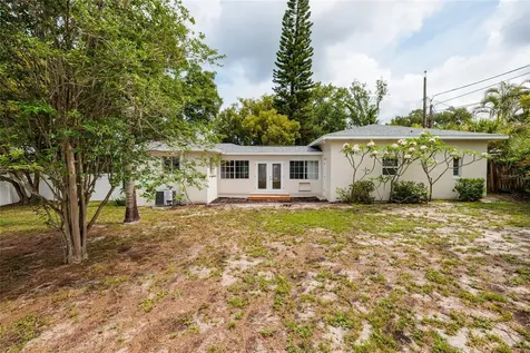 325 Orangeview Avenue Clearwater FL 33755