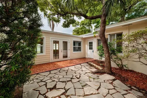 325 Orangeview Avenue Clearwater FL 33755
