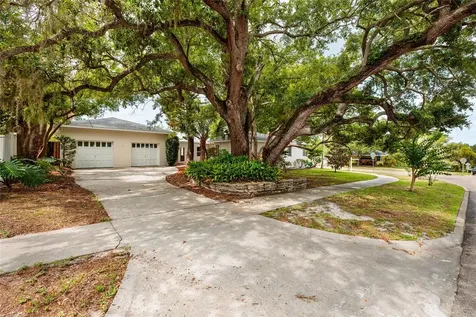 325 Orangeview Avenue Clearwater FL 33755