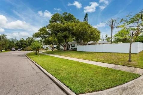 325 Orangeview Avenue Clearwater FL 33755