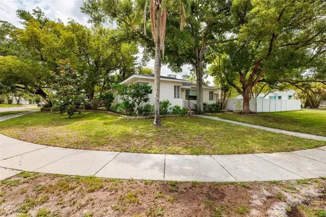 325 Orangeview Avenue Clearwater FL 33755