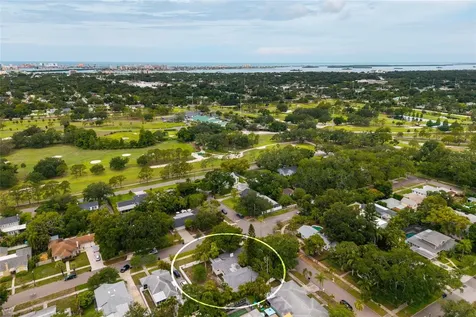 325 Orangeview Avenue Clearwater FL 33755