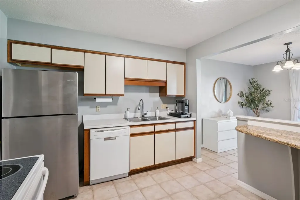 2258 Coach House Boulevard Orlando FL 32812