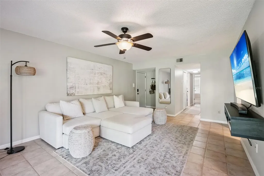 2258 Coach House Boulevard Orlando FL 32812