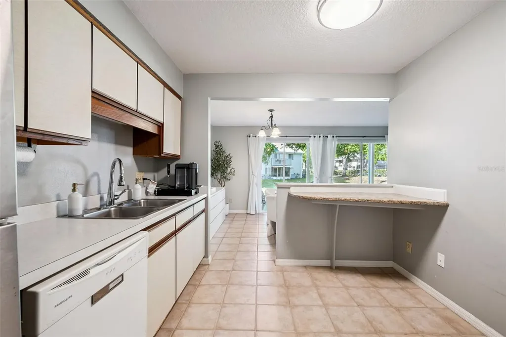 2258 Coach House Boulevard Orlando FL 32812