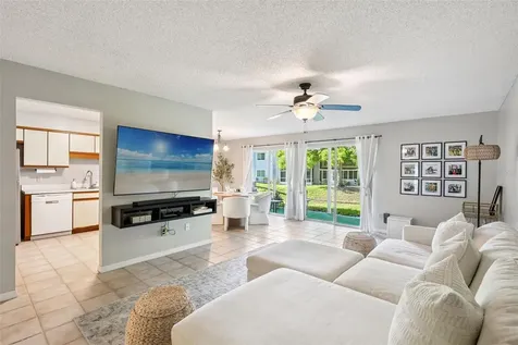 2258 Coach House Boulevard Orlando FL 32812