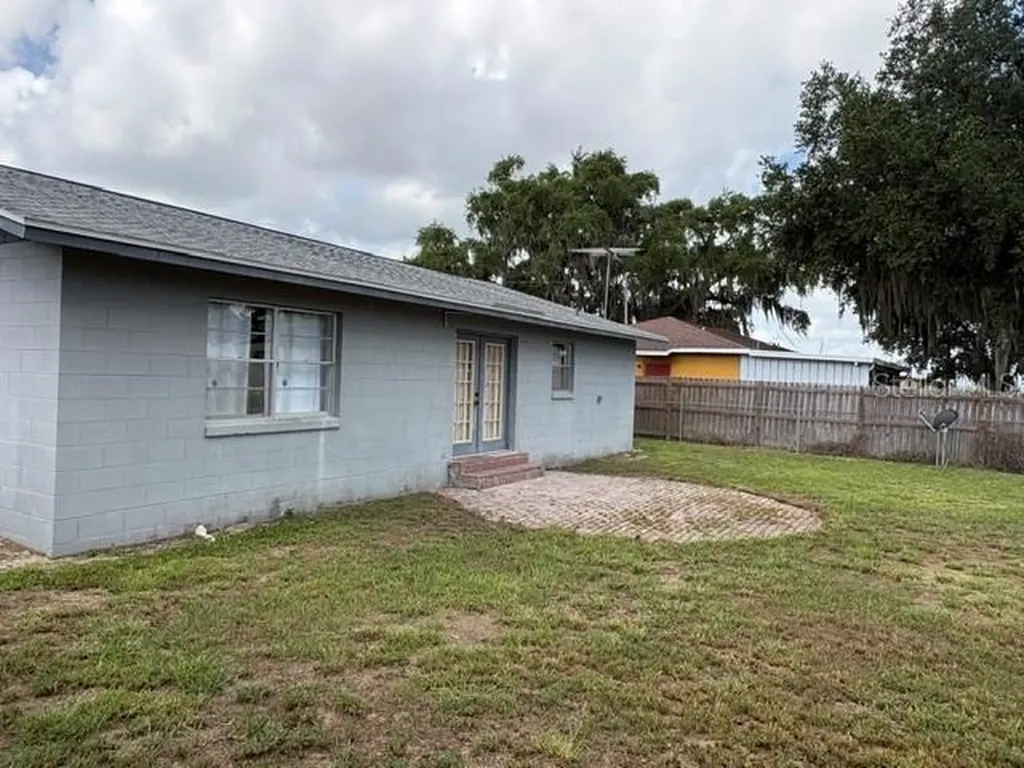 506 W 9th Street Frostproof FL 33843