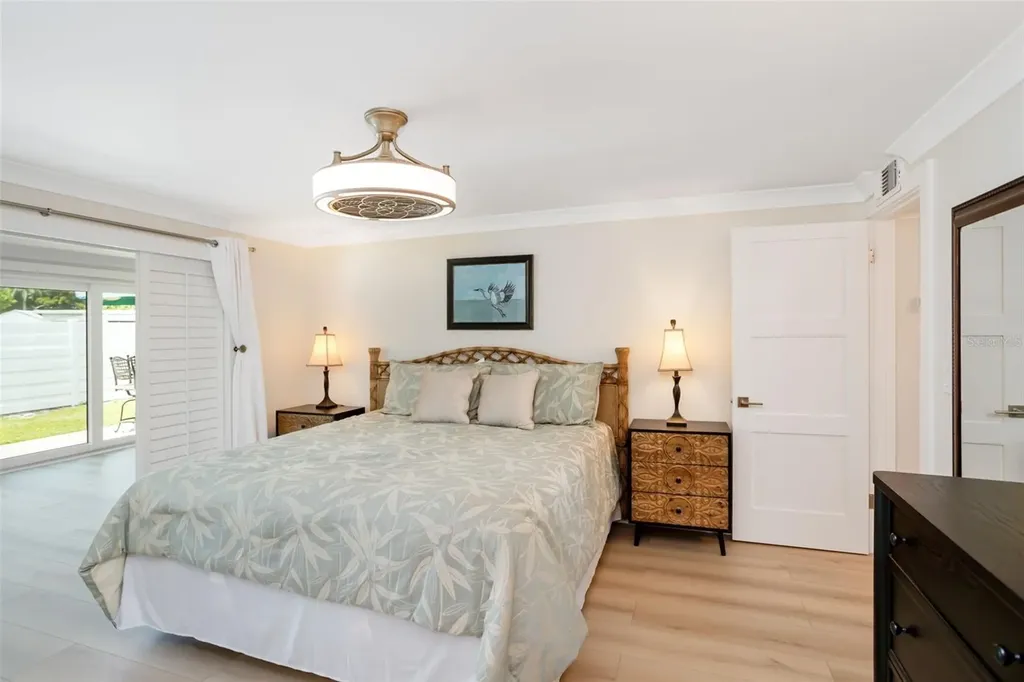 546 Spanish Drive S Longboat Key FL 34228