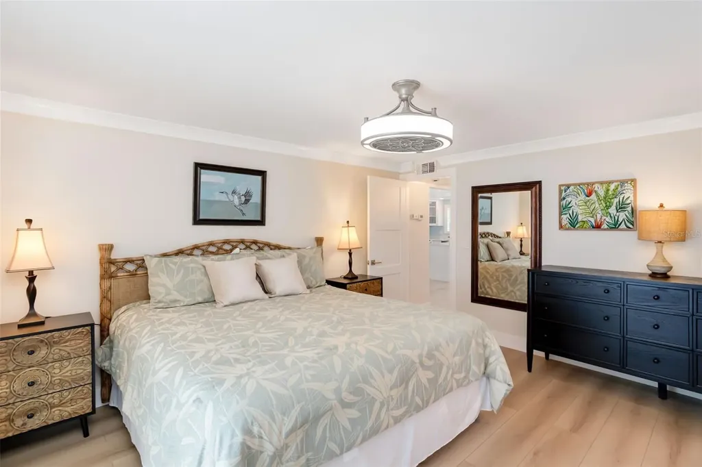 546 Spanish Drive S Longboat Key FL 34228
