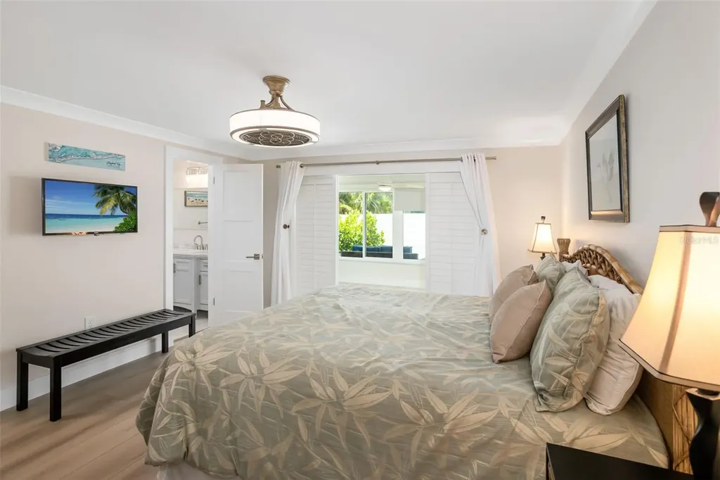 546 Spanish Drive S Longboat Key FL 34228