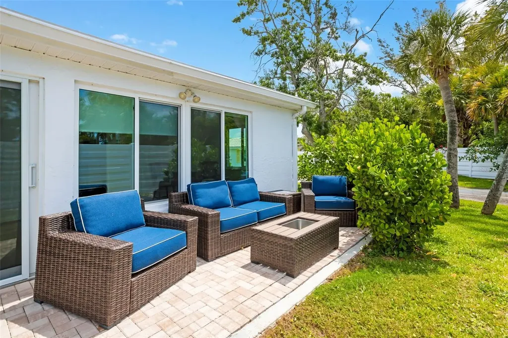 546 Spanish Drive S Longboat Key FL 34228
