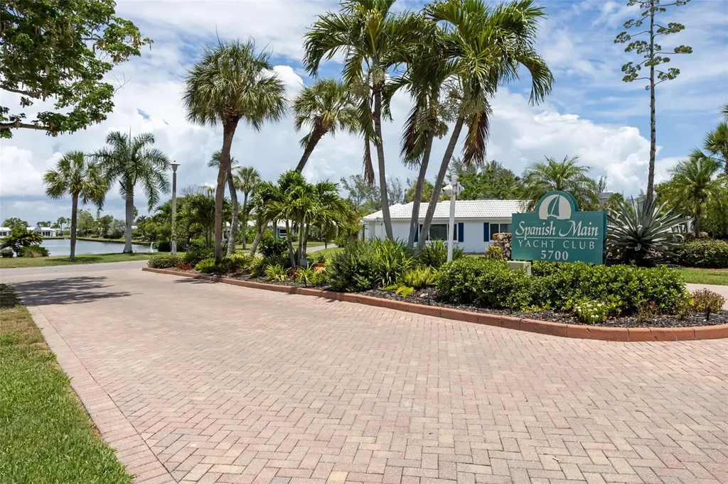 546 Spanish Drive S Longboat Key FL 34228