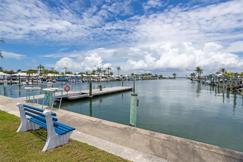 546 Spanish Drive S Longboat Key FL 34228