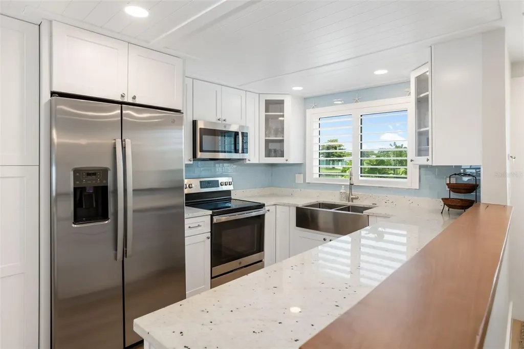 546 Spanish Drive S Longboat Key FL 34228