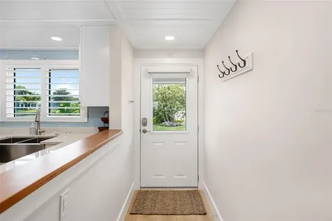 546 Spanish Drive S Longboat Key FL 34228