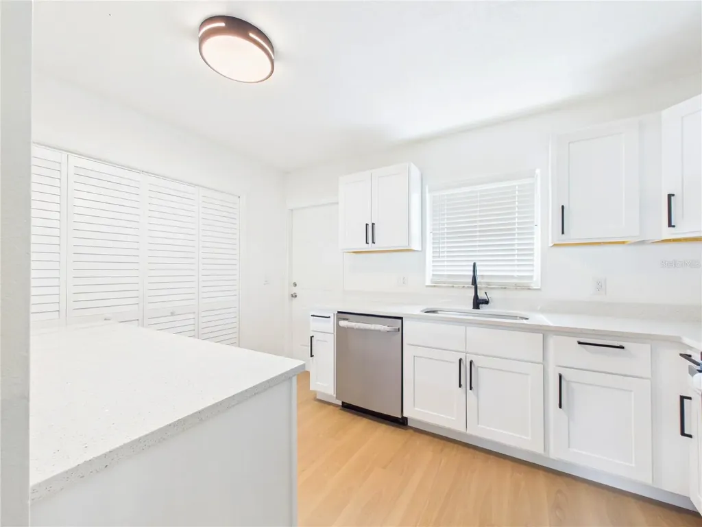 404 6th Avenue NW Largo FL 33770