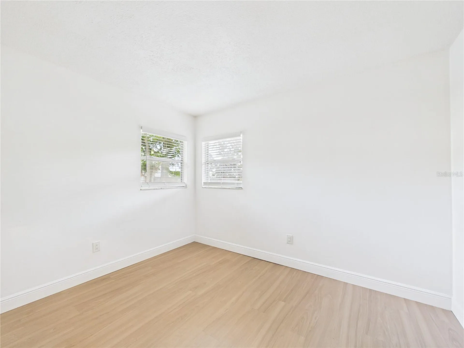404 6th Avenue NW Largo FL 33770