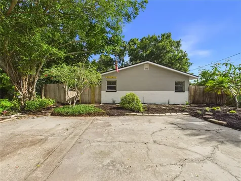 404 6th Avenue NW Largo FL 33770