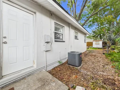 404 6th Avenue NW Largo FL 33770