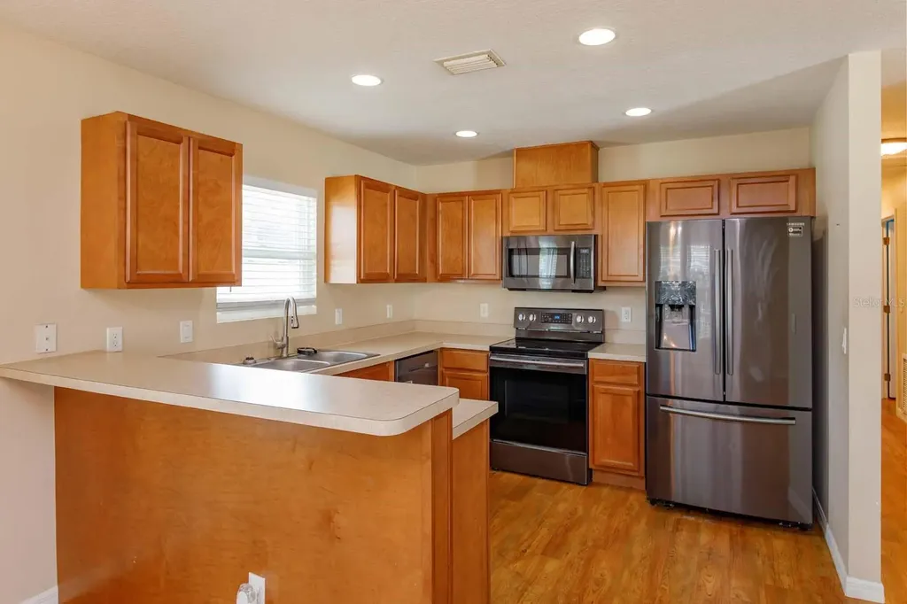 431 Midway Avenue Mascotte FL 34753