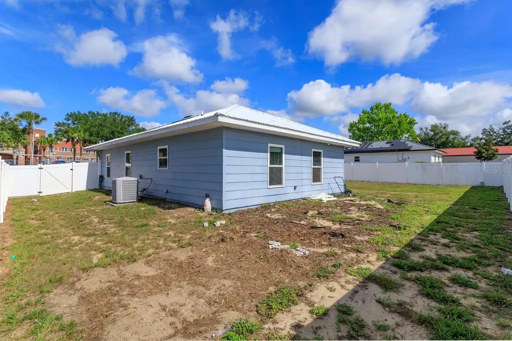 431 Midway Avenue Mascotte FL 34753