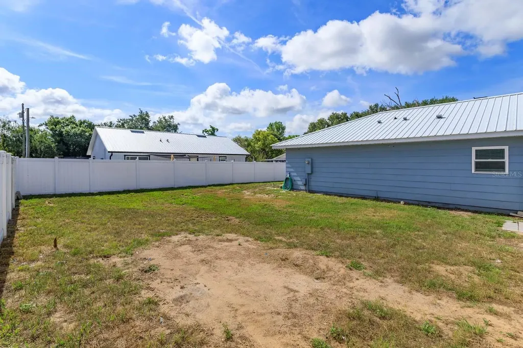 431 Midway Avenue Mascotte FL 34753
