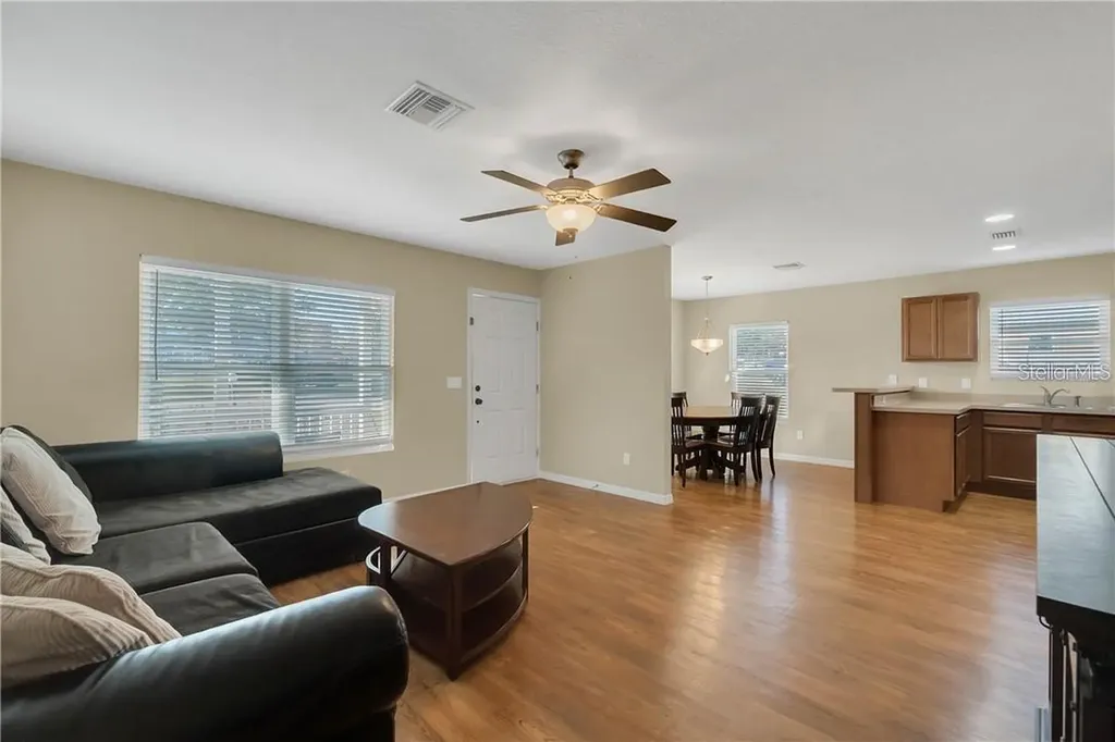 431 Midway Avenue Mascotte FL 34753
