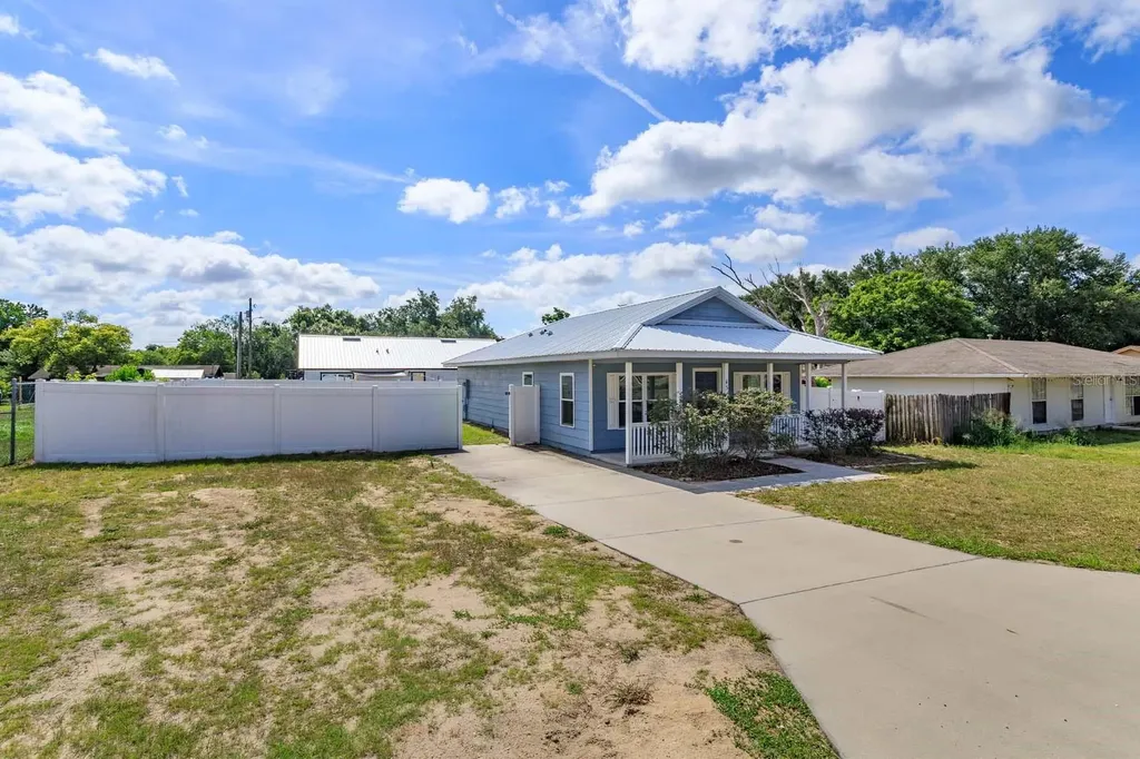 431 Midway Avenue Mascotte FL 34753