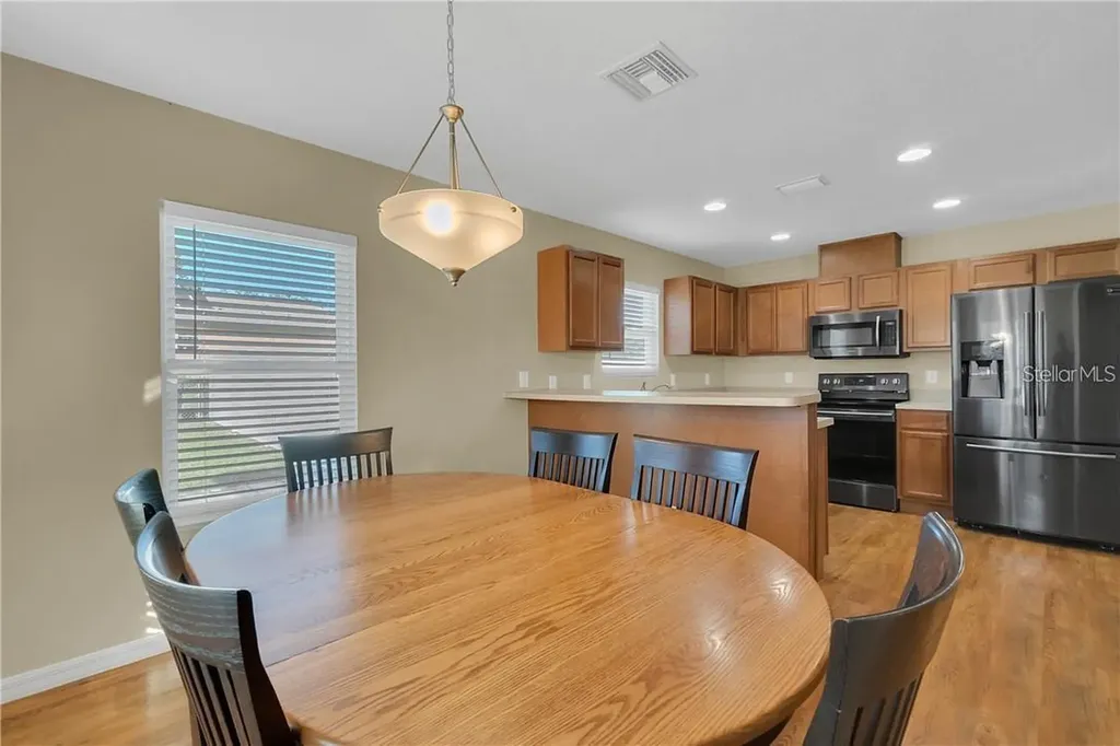 431 Midway Avenue Mascotte FL 34753