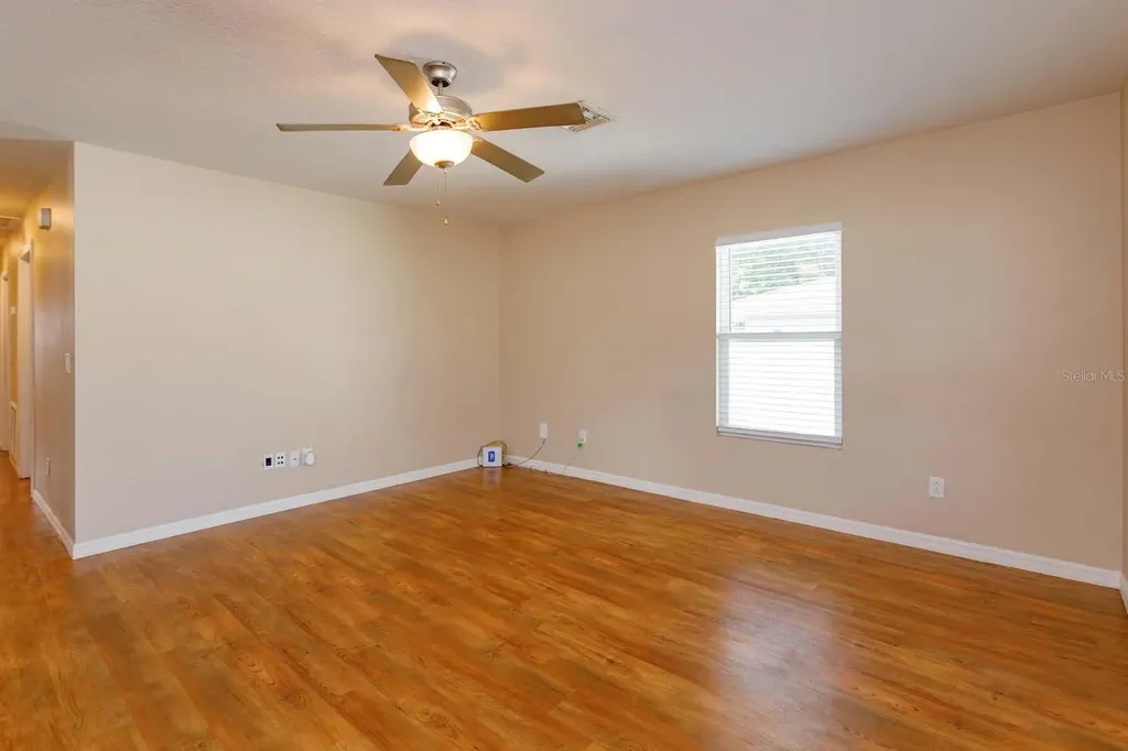 431 Midway Avenue Mascotte FL 34753